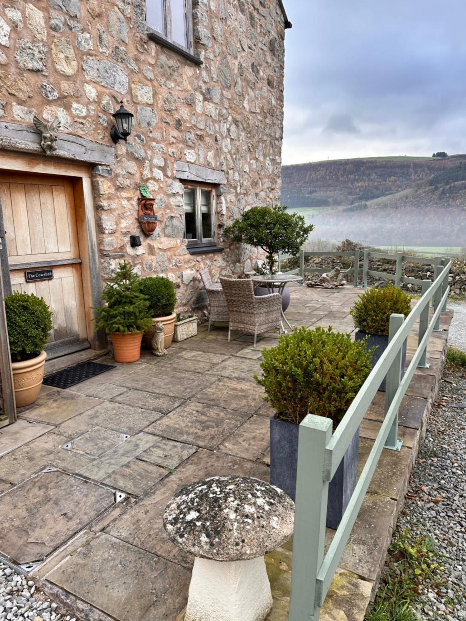 The Cowshed Bed and Breakfast Llangollen Exteriör bild