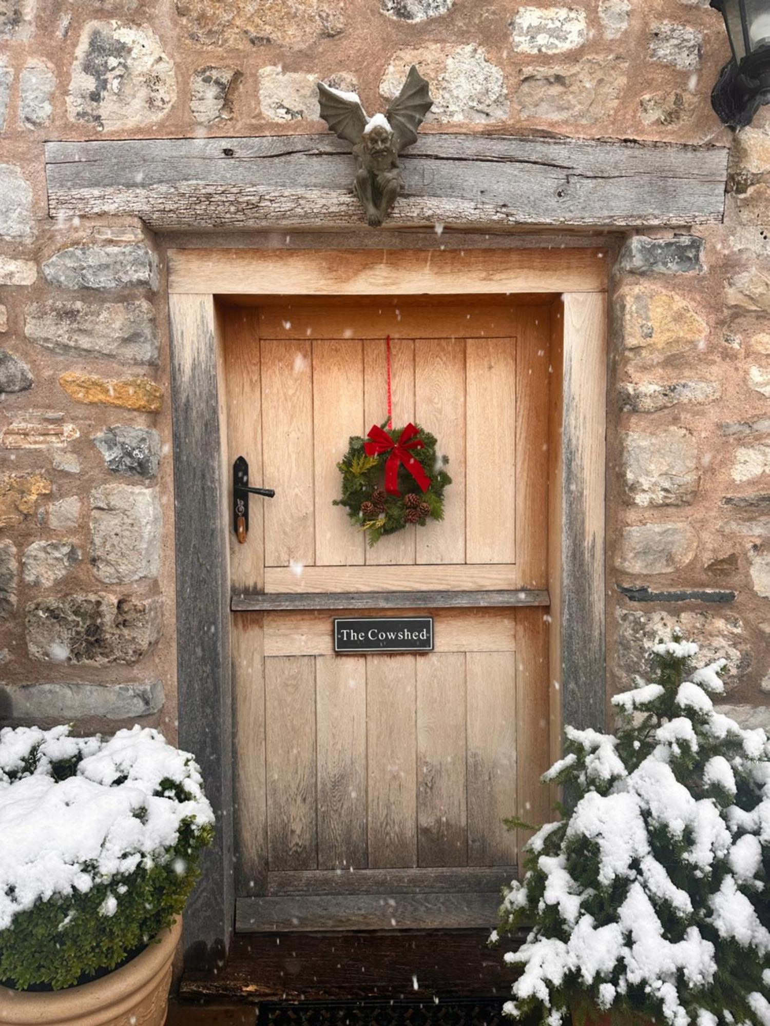 The Cowshed Bed and Breakfast Llangollen Exteriör bild